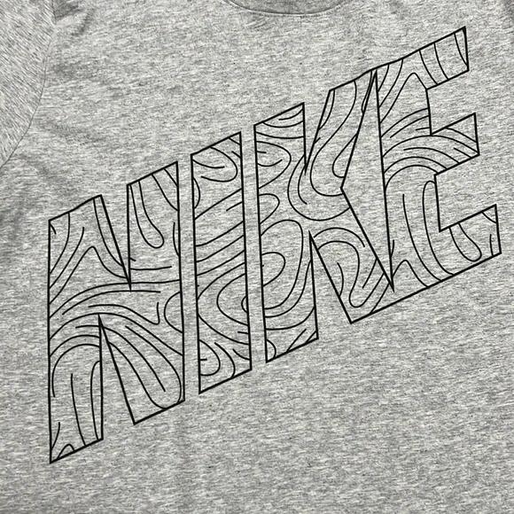 The Nike Tee Dri-Fit Size Large - Picture 3 of 9